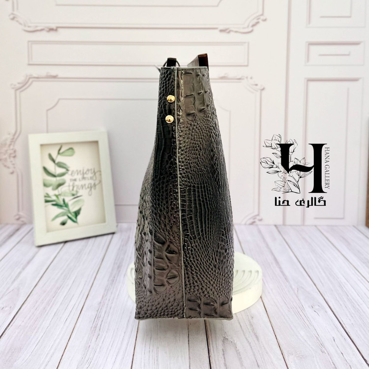 کیف چرم لیزارد دسته چوبی طوسی کد ۸۱۰