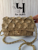 کیف شنل گل برجسته چرمی کرم کد ۱۲۶۹